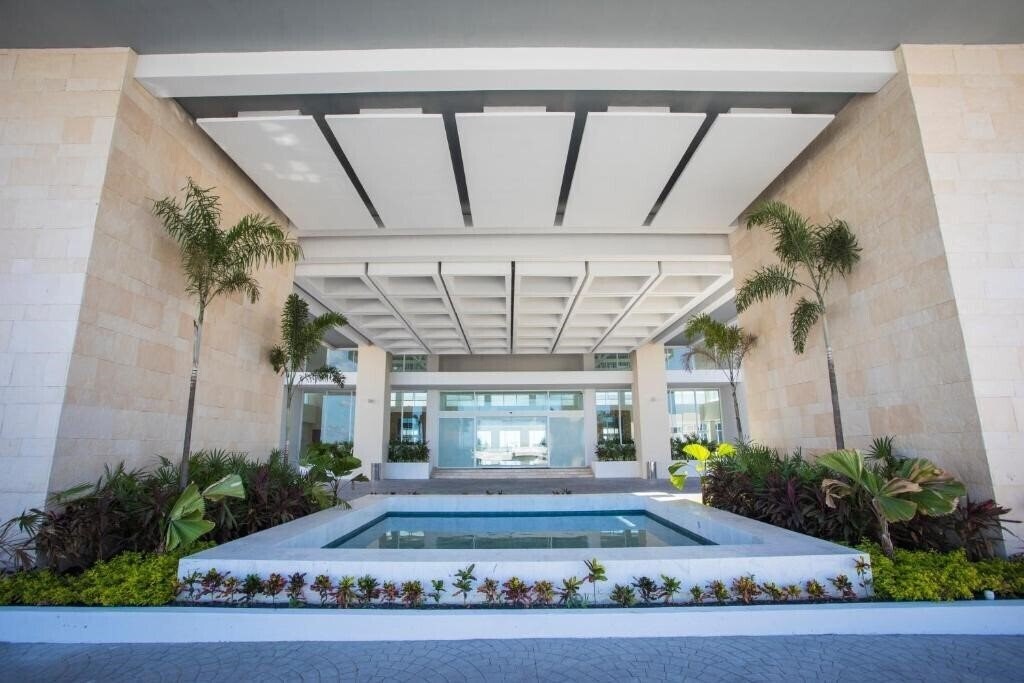 Изображение Majestic Elegance Playa Mujeres 5*