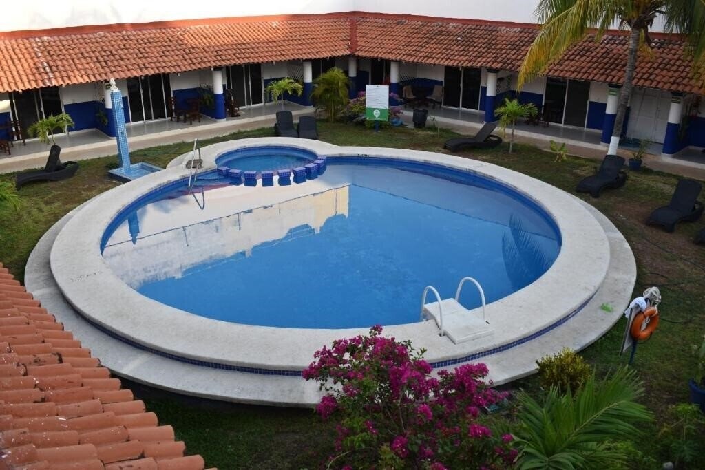 Фото Plaza Almendros 3*