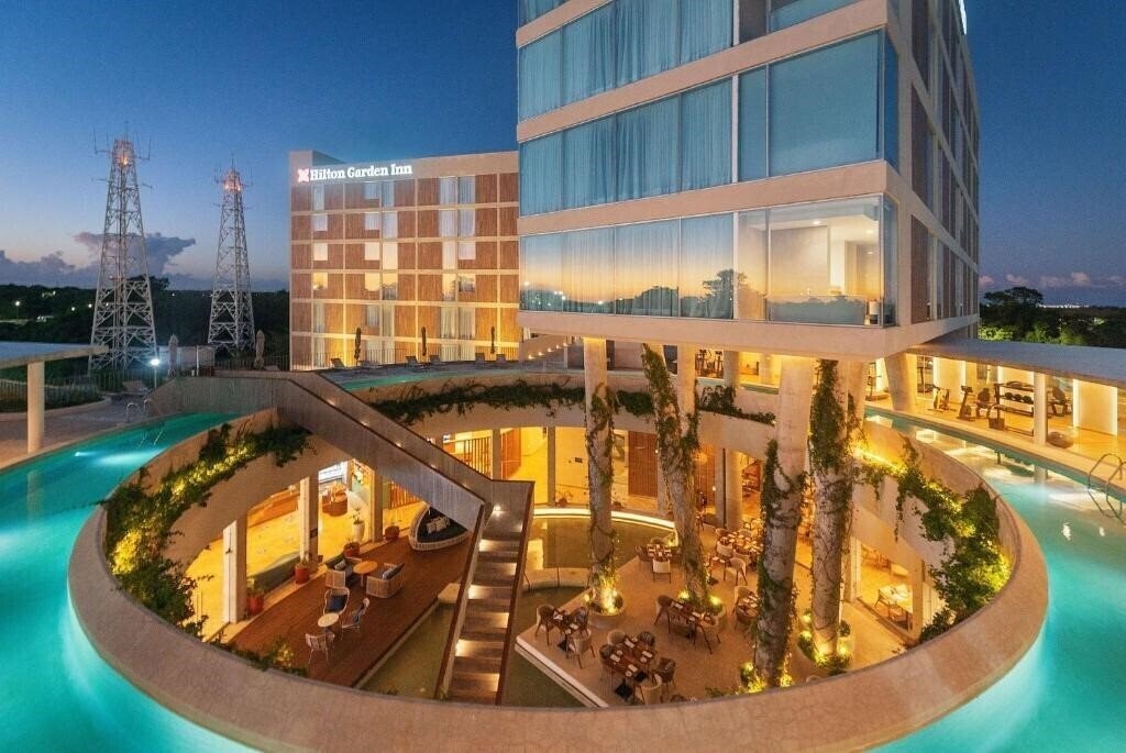 Отель Hilton Garden Inn Cancun Airport 3*