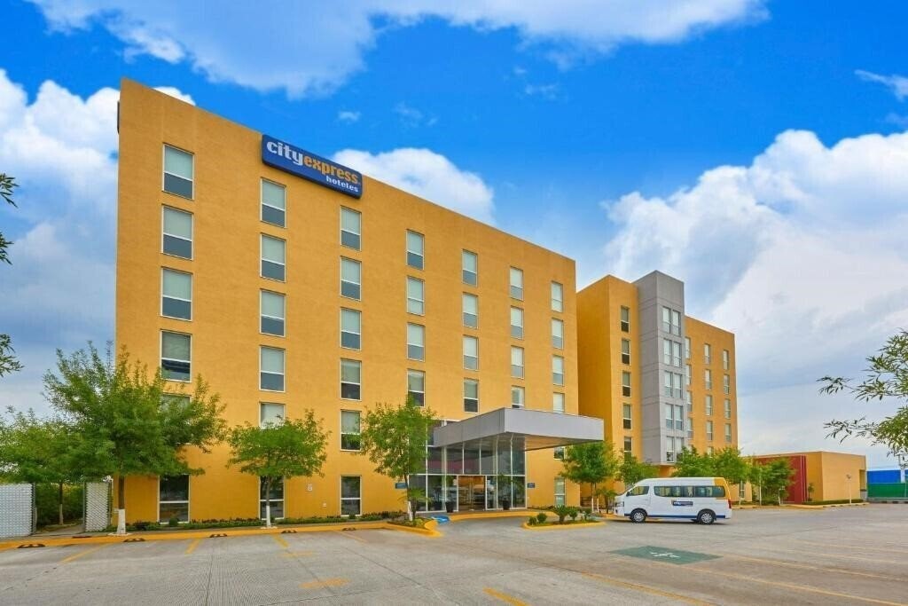 Отель City Express Tepotzotlan 4*