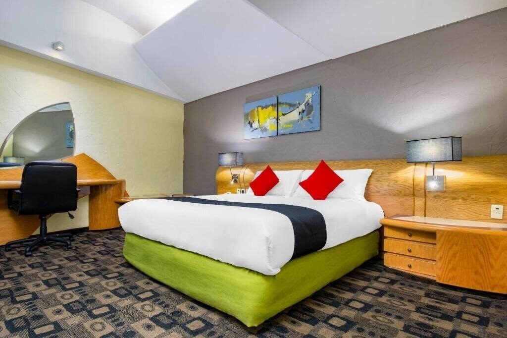 Отель Hotel Mandarin Carton 4*