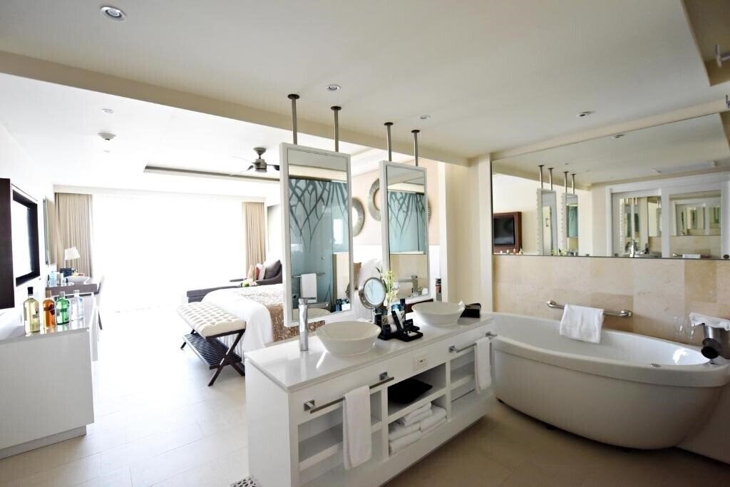 Фото Hideaway At Royalton Riviera Cancun 5*