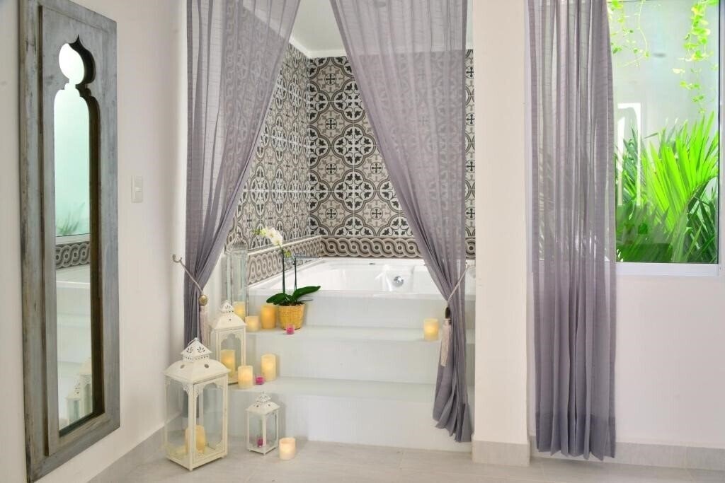 Unic Design Hotel 4* фотосуреті