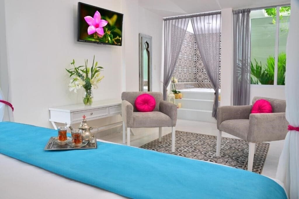 Unic Design Hotel 4* суреті