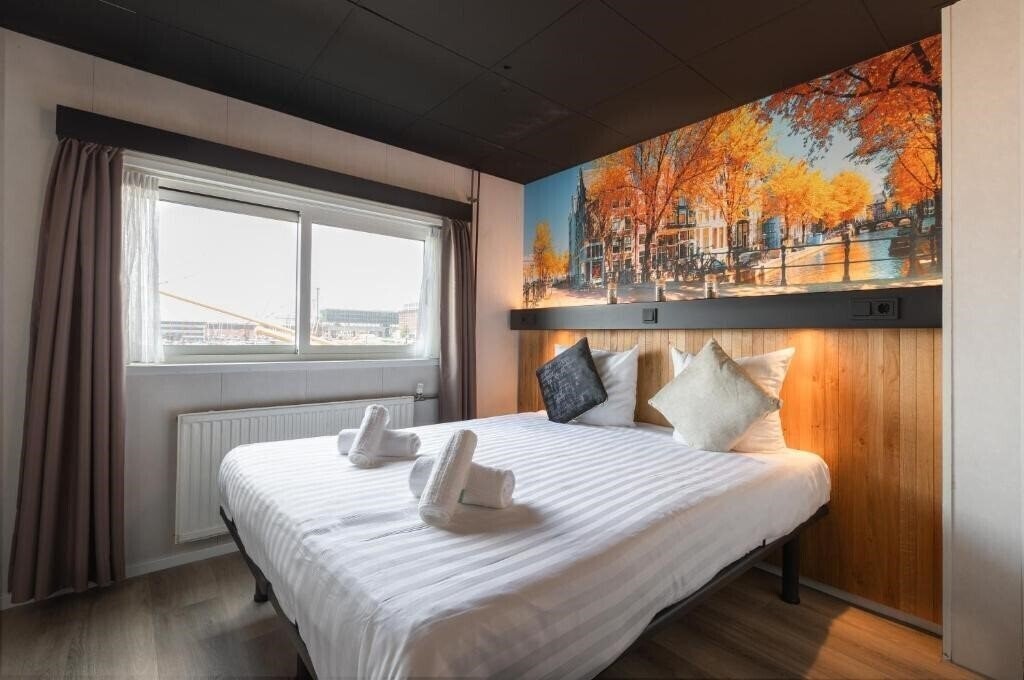 Фотография Amstel Botel 3*