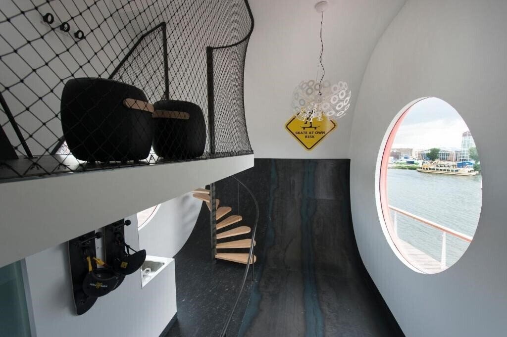 Изображение Amstel Botel 3*