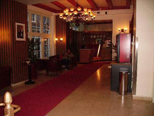 Avenue 3* фотосуреті