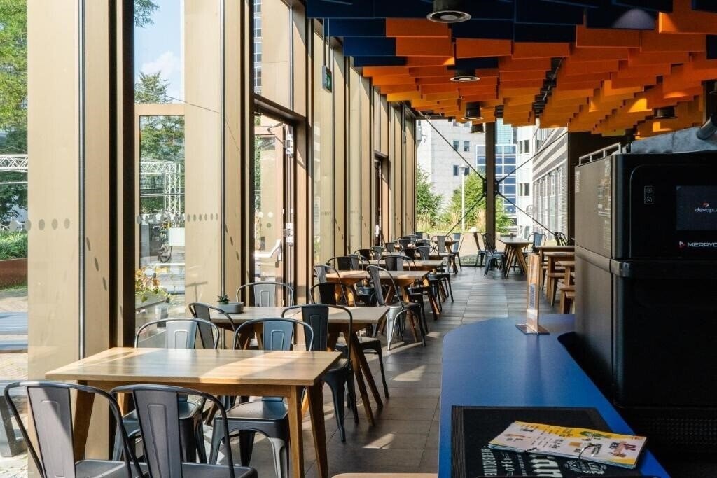 Meininger Hotel Amsterdam City West 3* фотосуреті