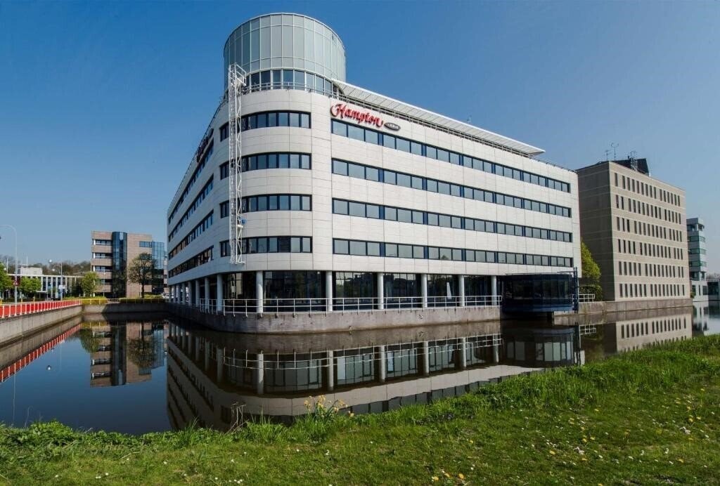 Hampton By Hilton Amsterdam Airport Schiphol 3* қонақ үйі