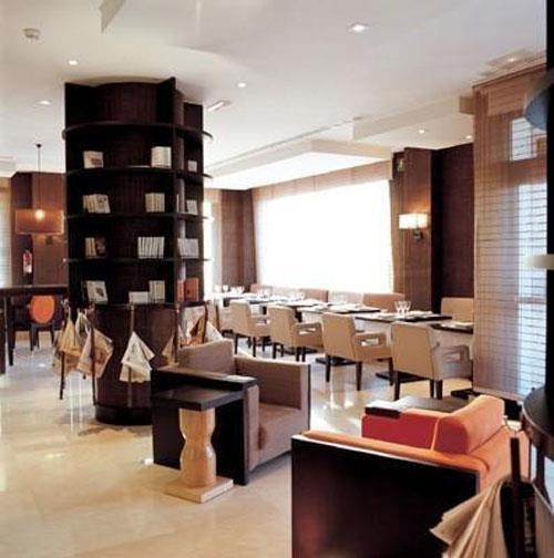 NH Den Haag 4* суреті