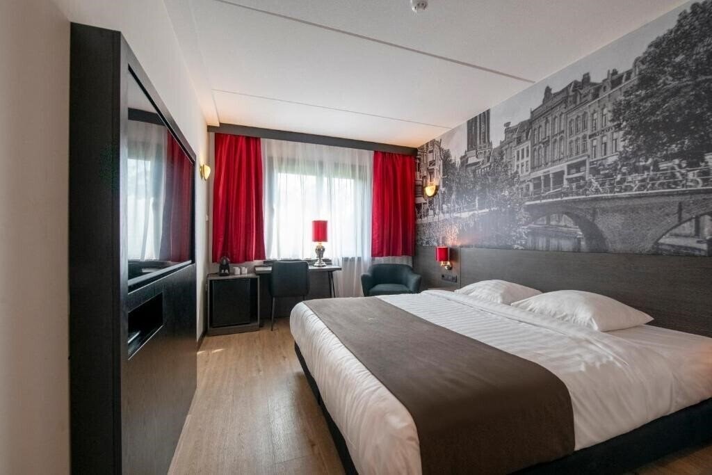 Bastion Hotel Vlaardingen 4* қонақ үйі