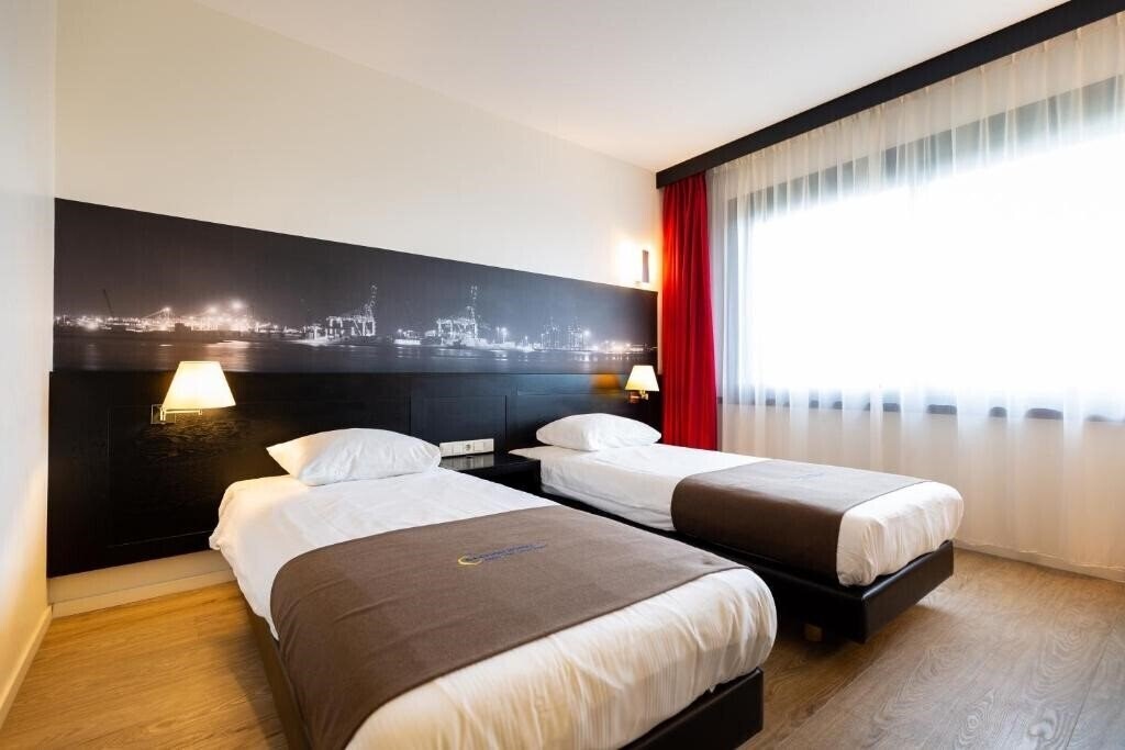 Фото Bastion Hotel Vlaardingen 4*
