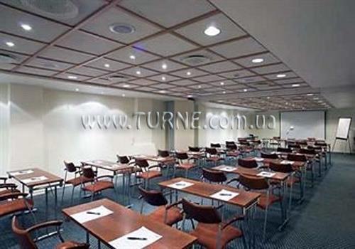 Отель Comfort Hotel Boersparken 3*