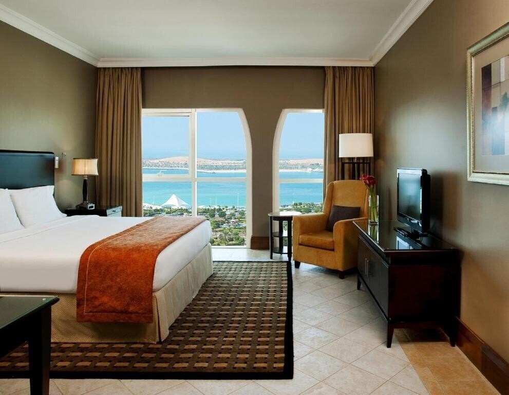 Картинка Sheraton Khalidiya Hotel Abu Dhabi 4*