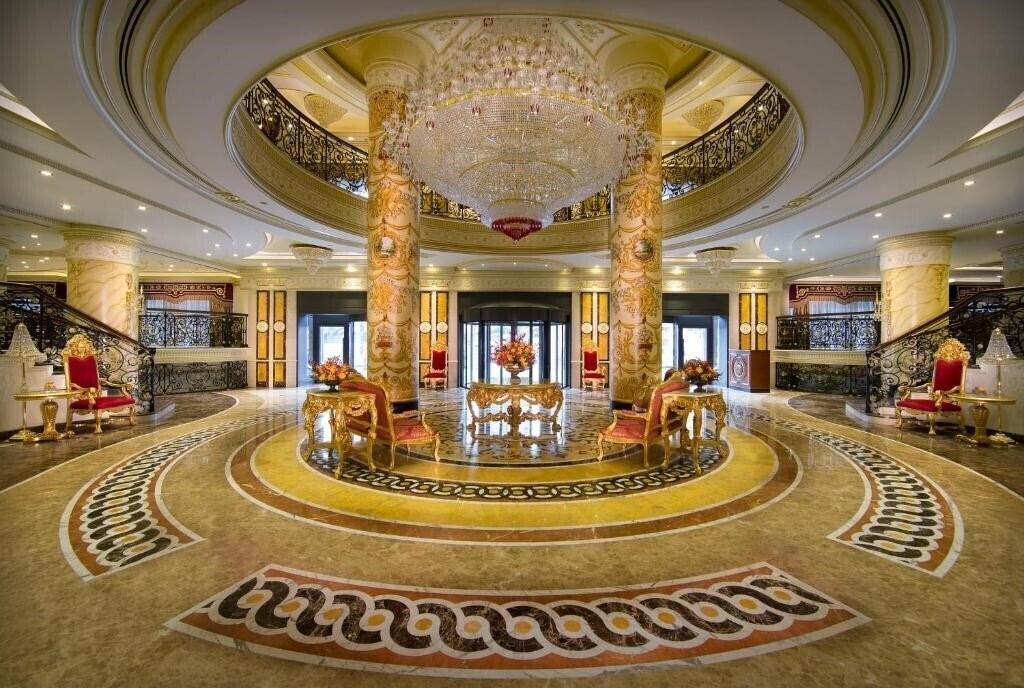 Фотография Royal Rose Abu Dhabi, a Curio Collection by Hilton Affiliated Hotel 5*
