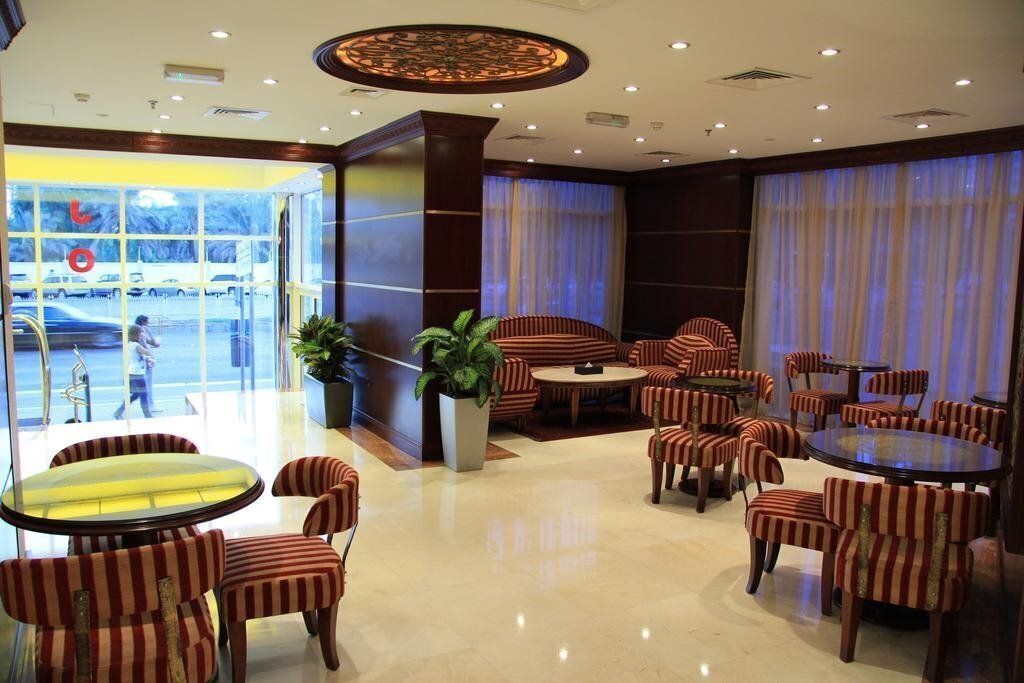 Trianon Hotel 2* суреті