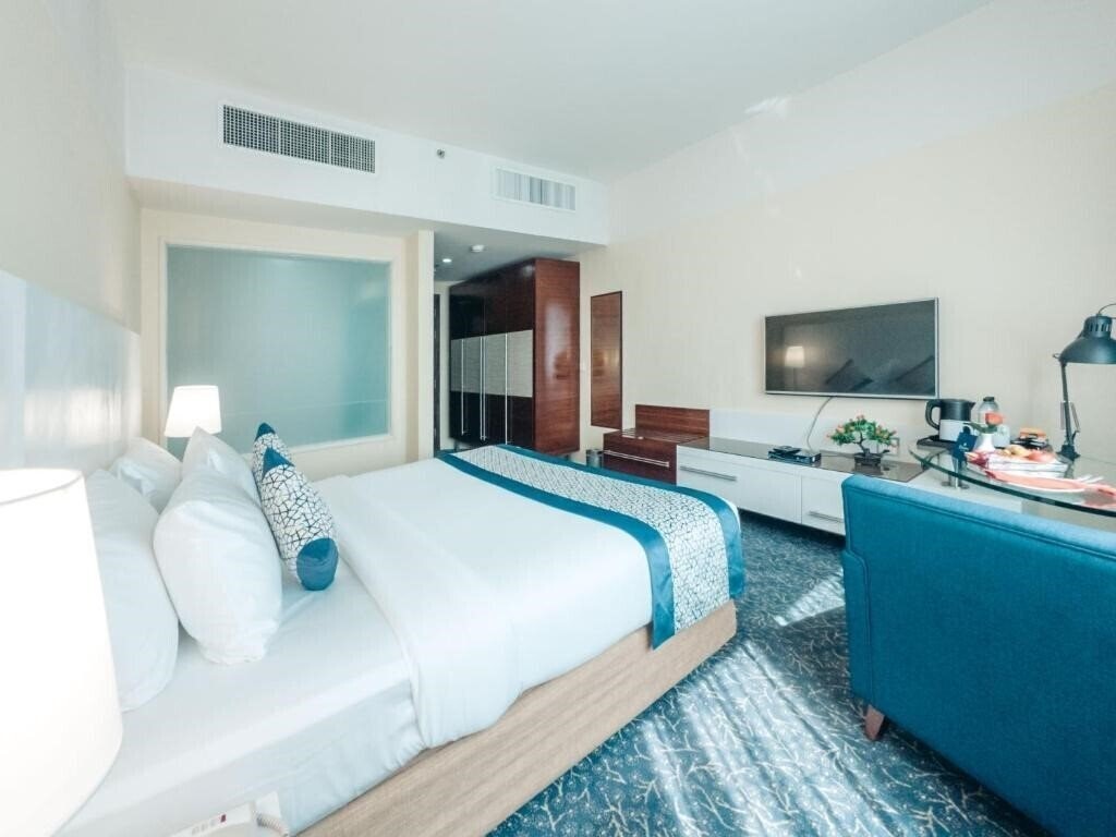 Отель Kingsgate Abu Dhabi 3*