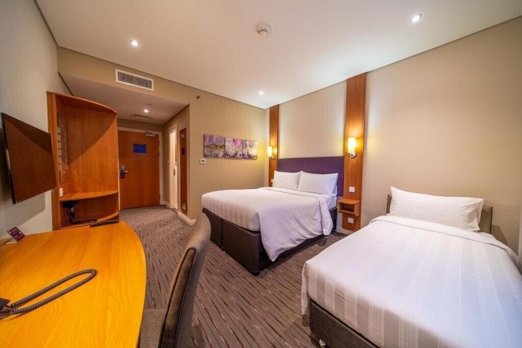 Фото Premier Inn Abu Dhabi Capital Centre 3*
