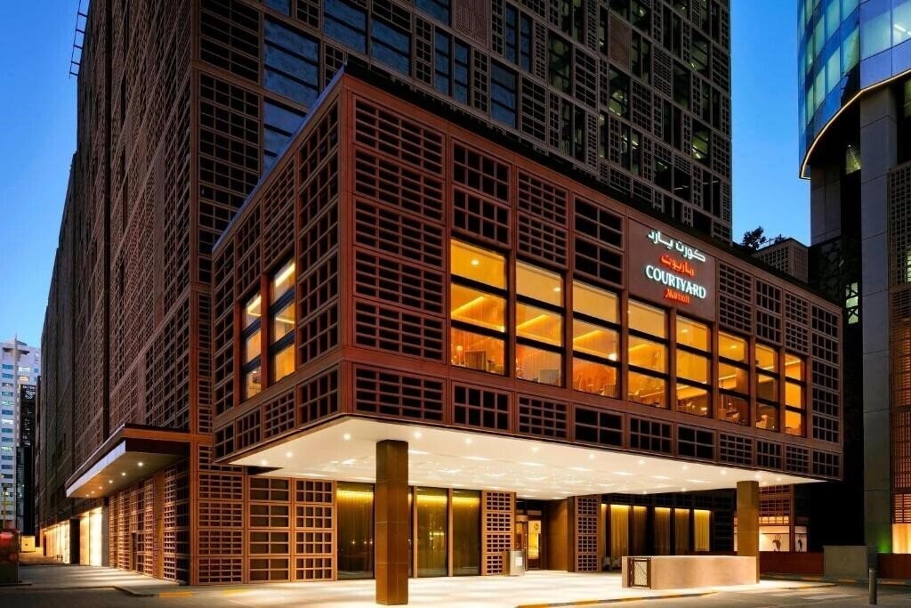 Отель Courtyard by Marriott World Trade Center Abu Dhabi 4*