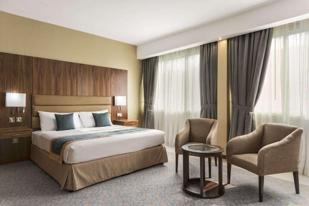 Отель Howard Johnson by Wyndham Abu Dhabi (ex. Howard Johnson Hotel Abu Dhabi) 3*