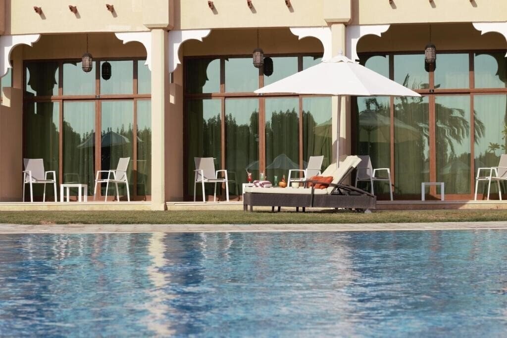 Отель Western Hotel - Madinat Zayed 4*