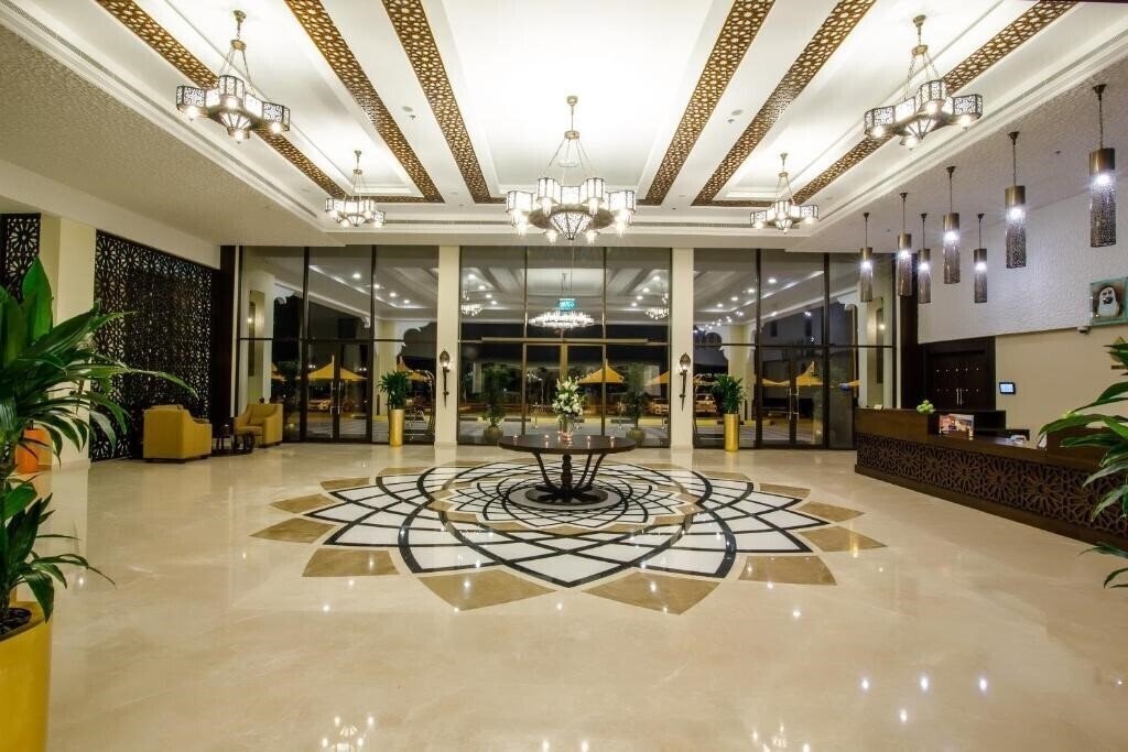 Изображение Western Hotel - Madinat Zayed 4*