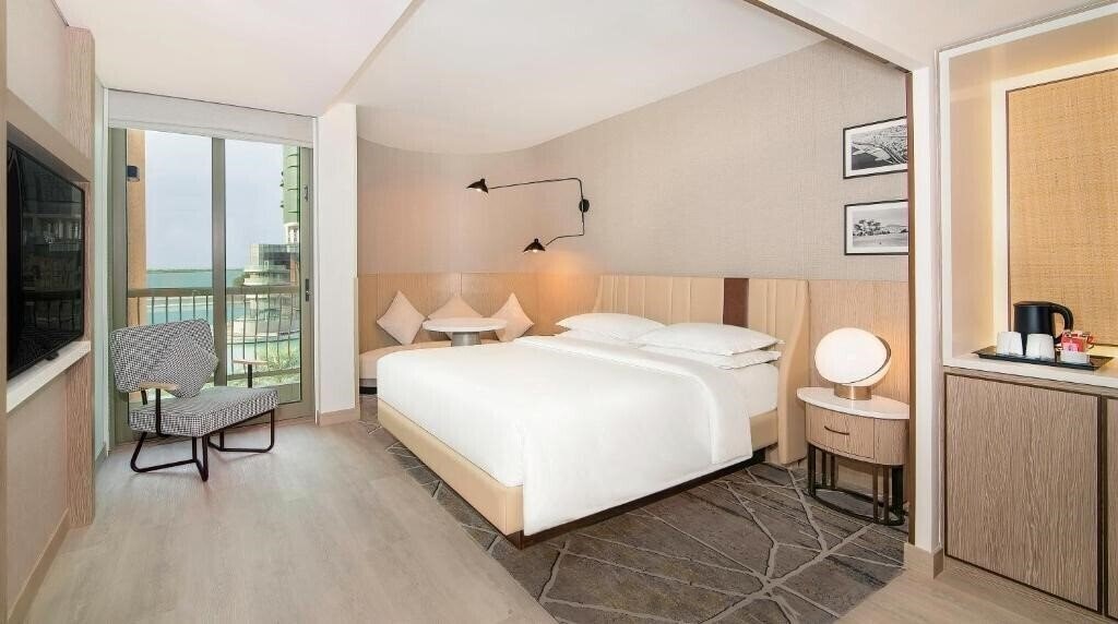 Фото Sheraton Abu Dhabi Hotel & Resort 5*