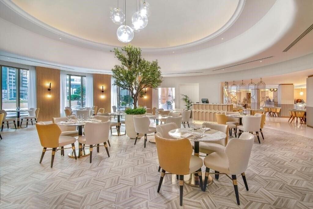 Sheraton Abu Dhabi Hotel & Resort 5* фотосуреті