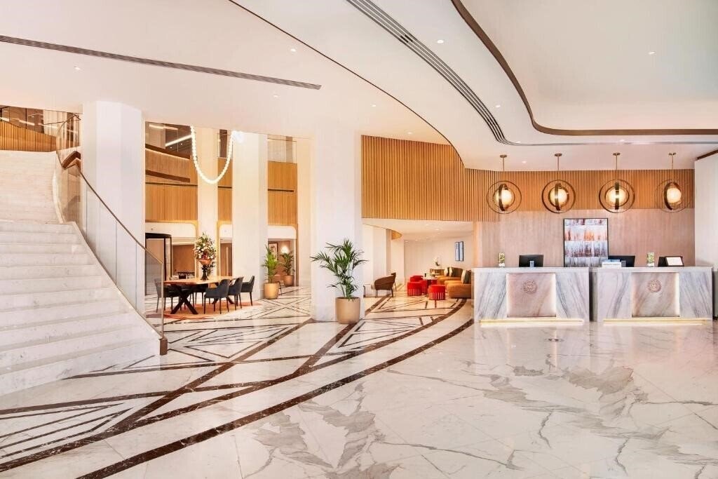 Sheraton Abu Dhabi Hotel & Resort 5* суреті