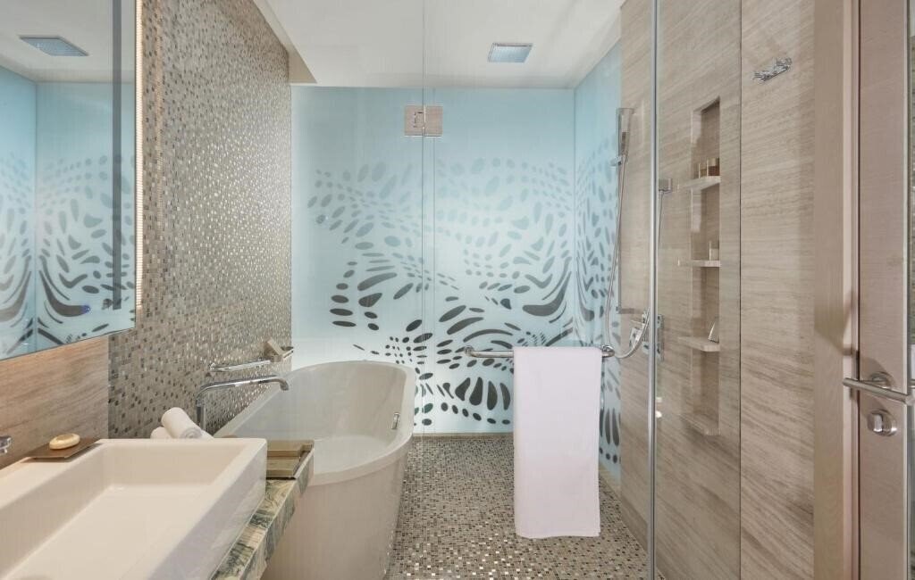 Фото Royal M by Gewan Hotel Abu Dhabi 5*