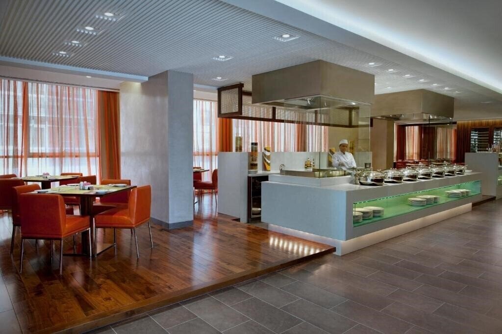 Centro Al Manhal (ex. Centro Al Manhal by Rotana ) 3* суреті