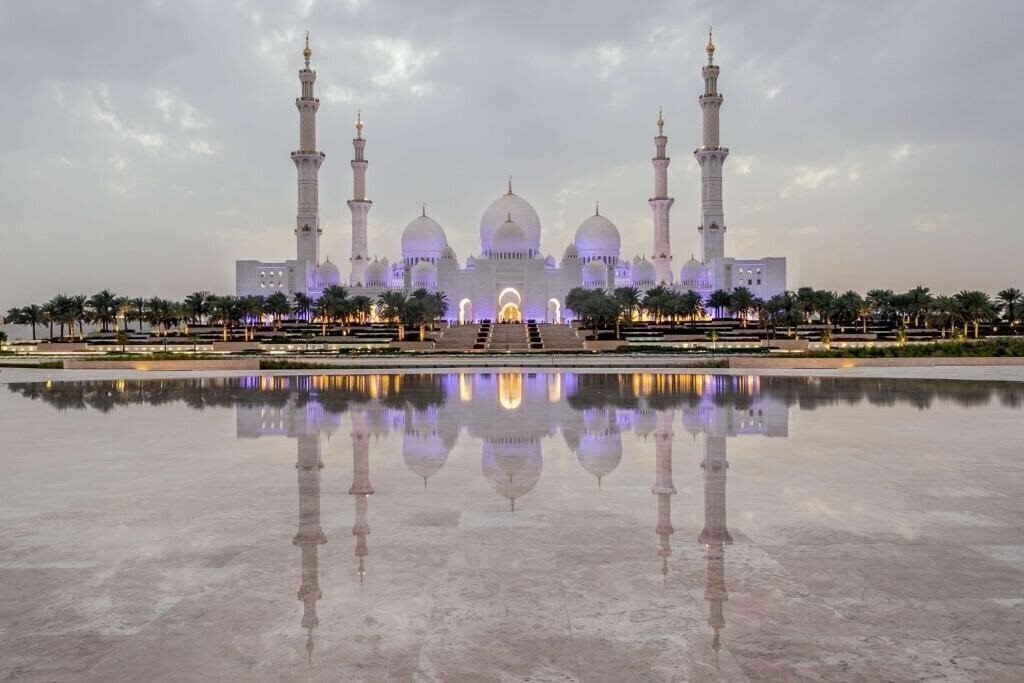 Изображение Andaz Capital Gate Abu Dhabi by Hyatt (ex. Hyatt Capital Gate) 5*