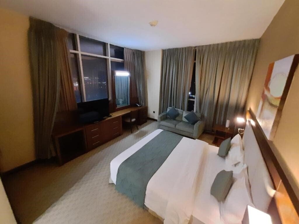 Отель Blumont Capital Hotel (Formerly Danat Capital) 4*