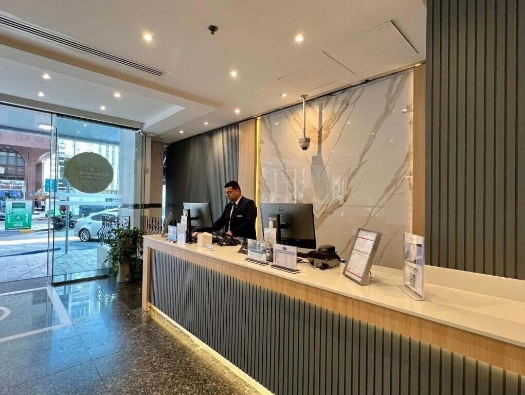 The Uptown Apartments Abu Dhabi 4* суреті