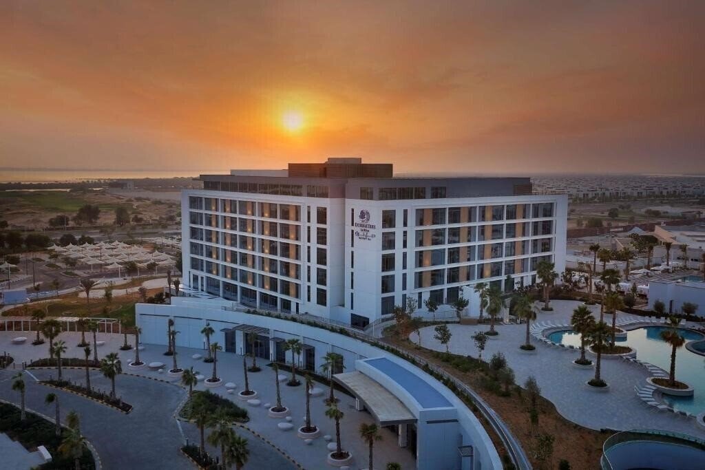Картинка DoubleTree by Hilton Abu Dhabi Yas Island Residences 4*
