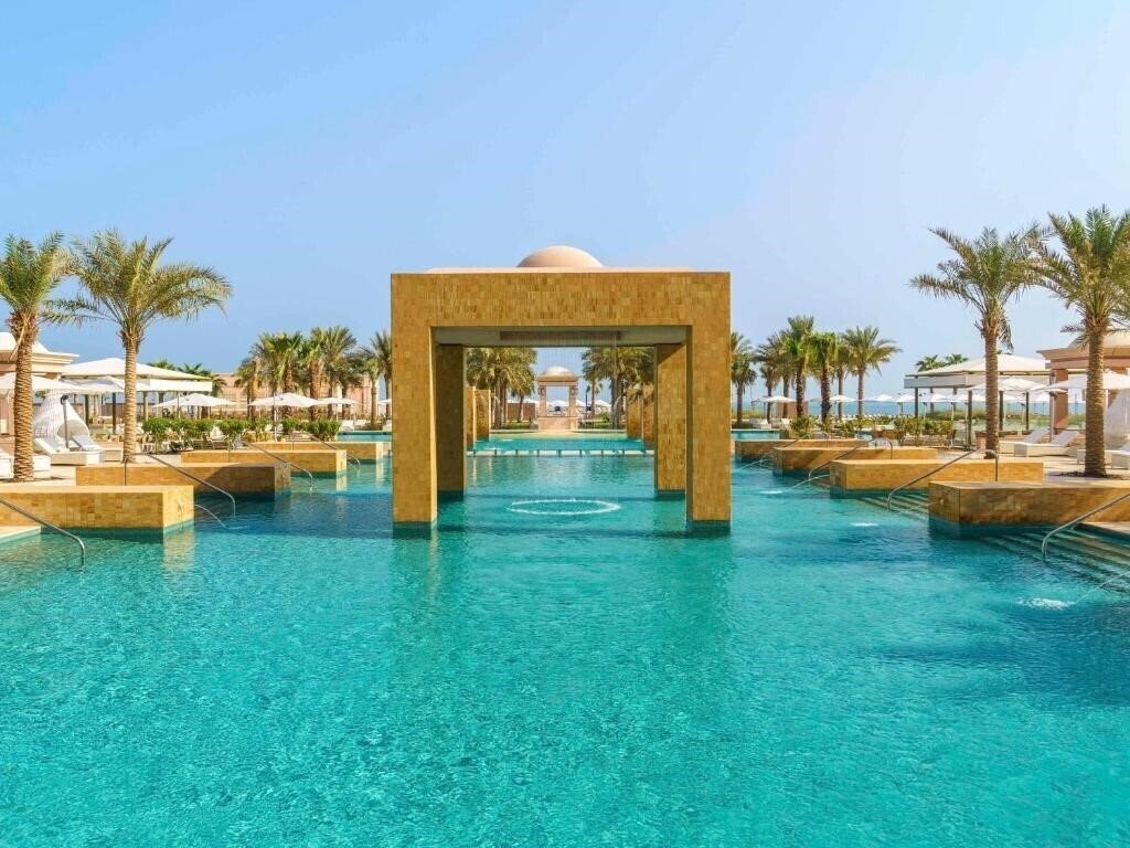 Rixos Marina Abu Dhabi (ex. Fairmont Marina) 5* суреті