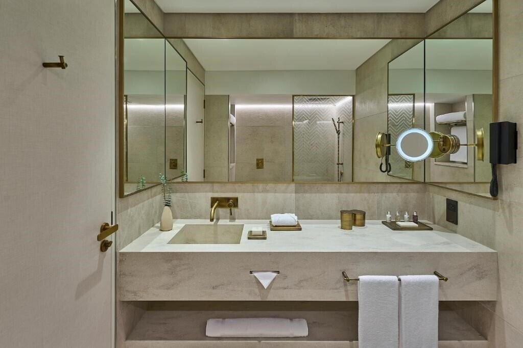 Фотография Erth Hotel Abu Dhabi 5*