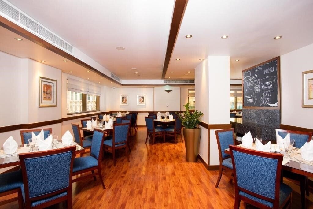 Al Rawda Rotana Suites 4* суреті