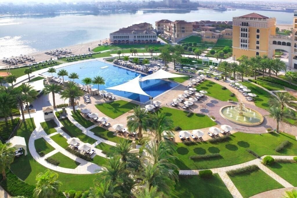 The Ritz Carlton Abu Dhabi Grand Canal 5* қонақ үйі