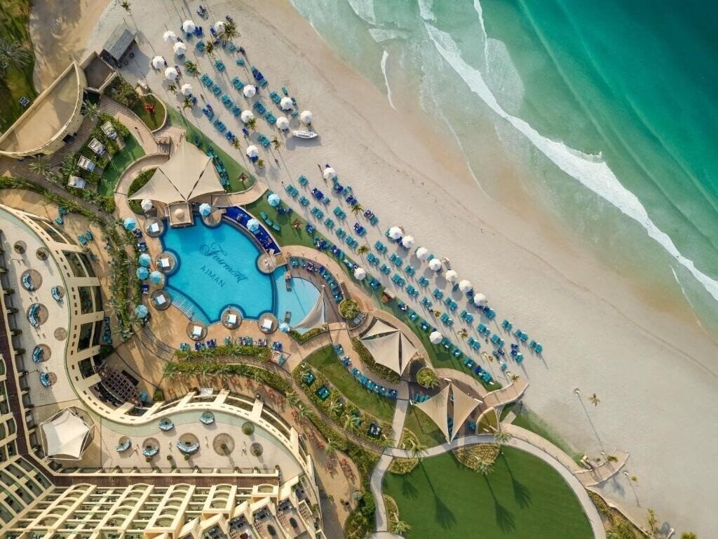 Отель Fairmont Ajman 5*