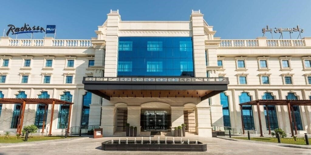 Фото Radisson Blu Hotel Ajman 5*