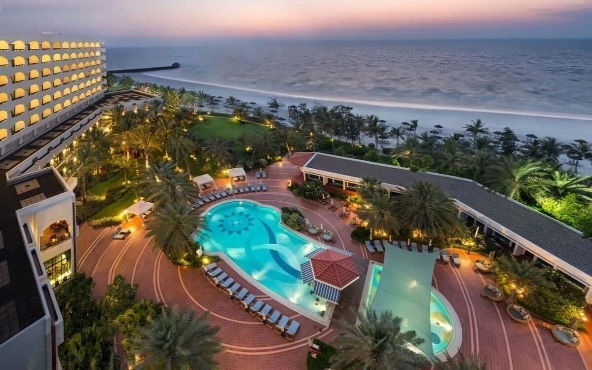 Фото Ajman Hotel & Villas by Blazon Hotels (ex. Kempinski Hotel Ajman) 5*