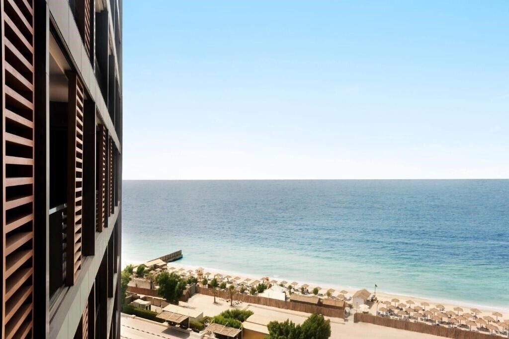 Изображение Wyndham Garden Ajman Corniche 4*