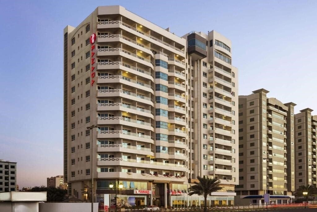 Отель Ramada by Wyndham Beach Hotel Ajman 4*