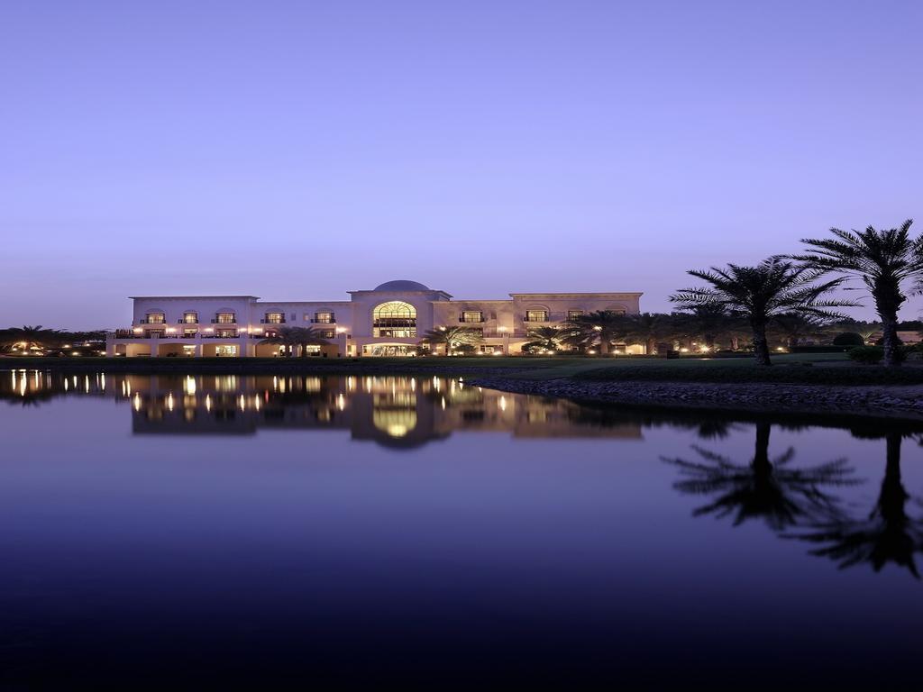 Отель The Adress Montgomerie Dubai 5*