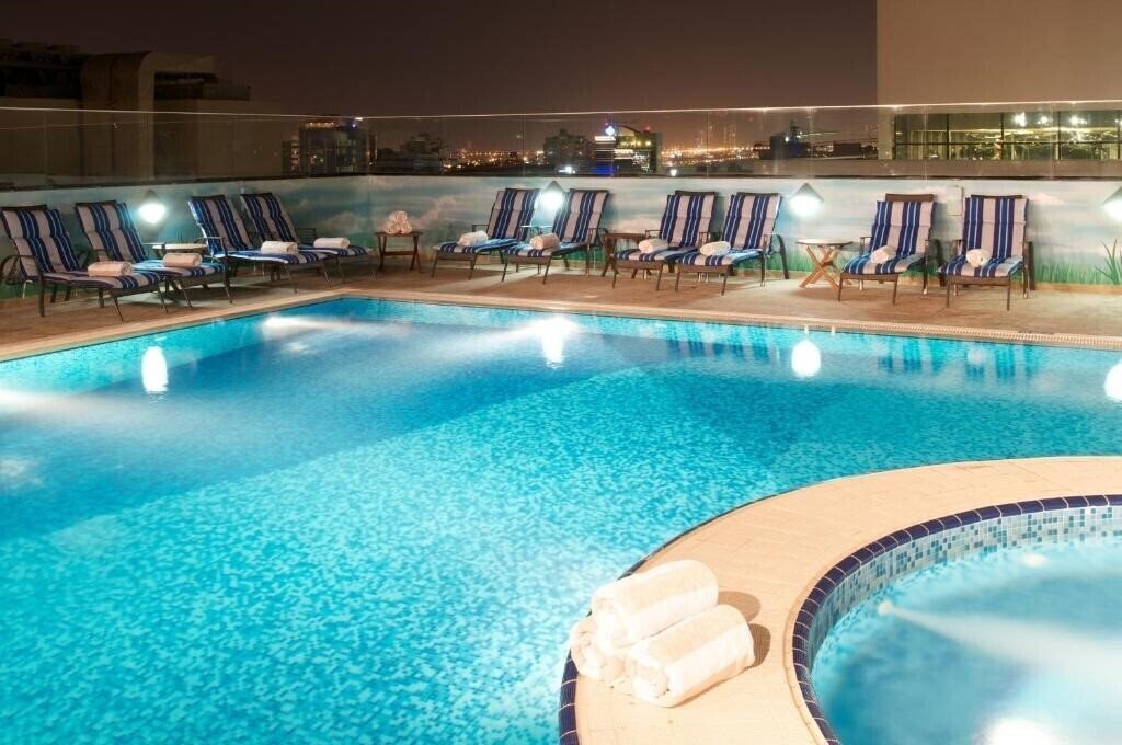 Отель Montreal Barsha Hotel 4*