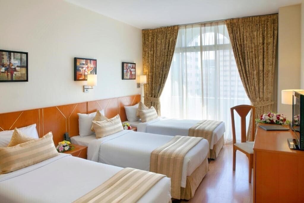 Отель Landmark Hotel Baniyas 3*