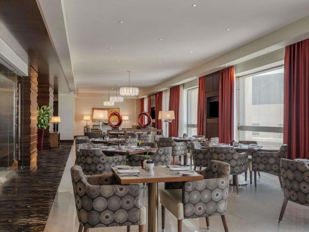 Al Ghurair Hotel Managed By Accorhotels 5* фотосуреті