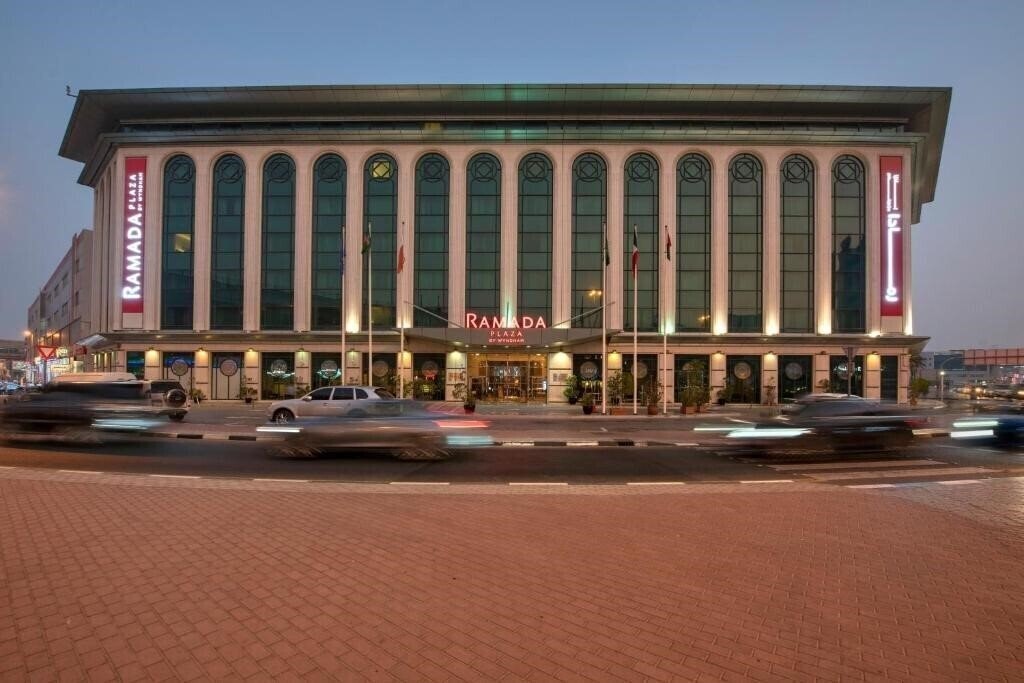 Ramada Plaza by Wyndham Dubai Deira (ex. Best Western Premier Deira, Traders Hotel Dubai, Traders Hotel by Shangri-La) 4* қонақ үйі