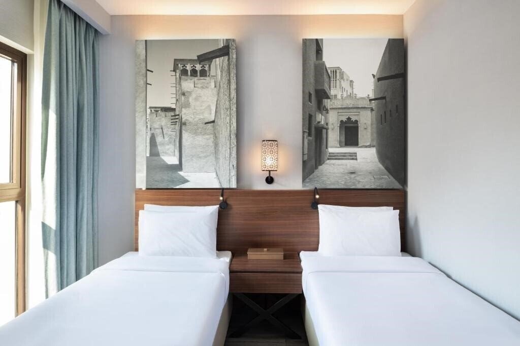 Фото Super 8 By Wyndham Dubai Deira 4*